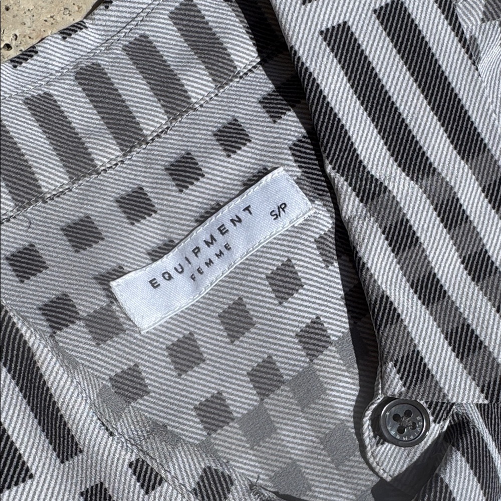 Equipment Black And Gray Patterned Sleeveless Blo… - image 2